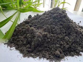 Powdered bio-organic fertilizer